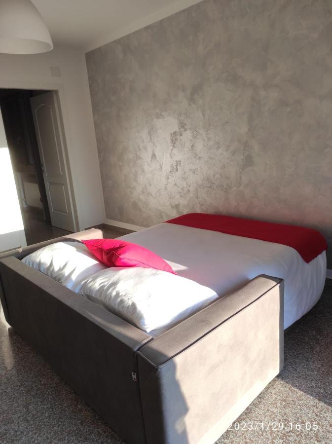 Red Tower Venice Apartment - 2 Mins From Vce Airport- Free Wifi Тесера Екстериор снимка