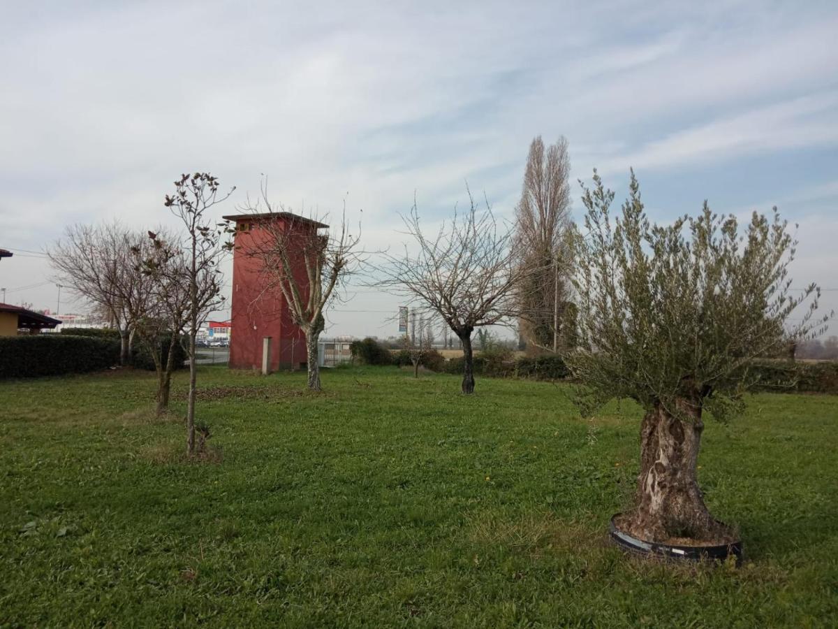Red Tower Venice Apartment - 2 Mins From Vce Airport- Free Wifi Тесера Екстериор снимка